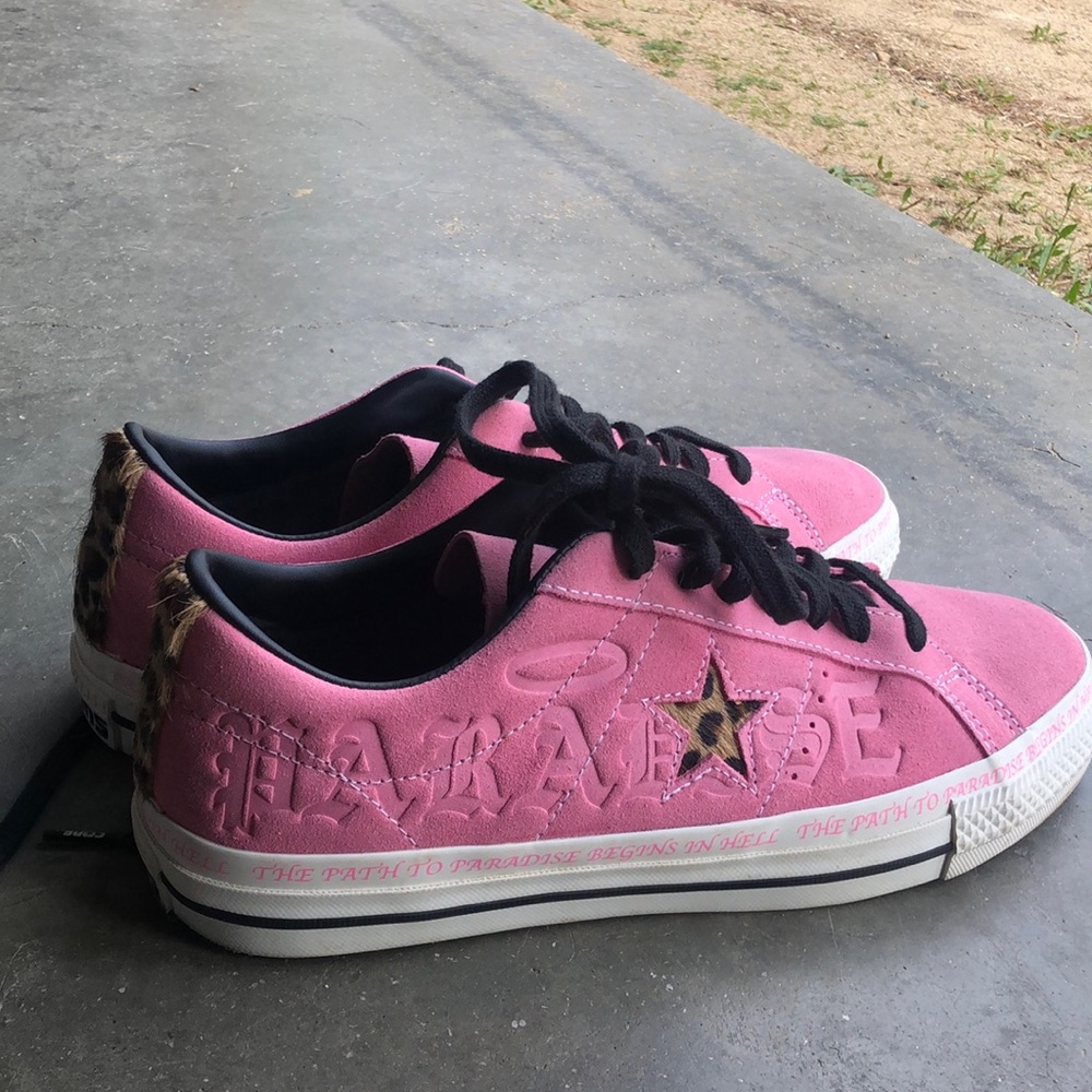 Pink converse with cheetah star